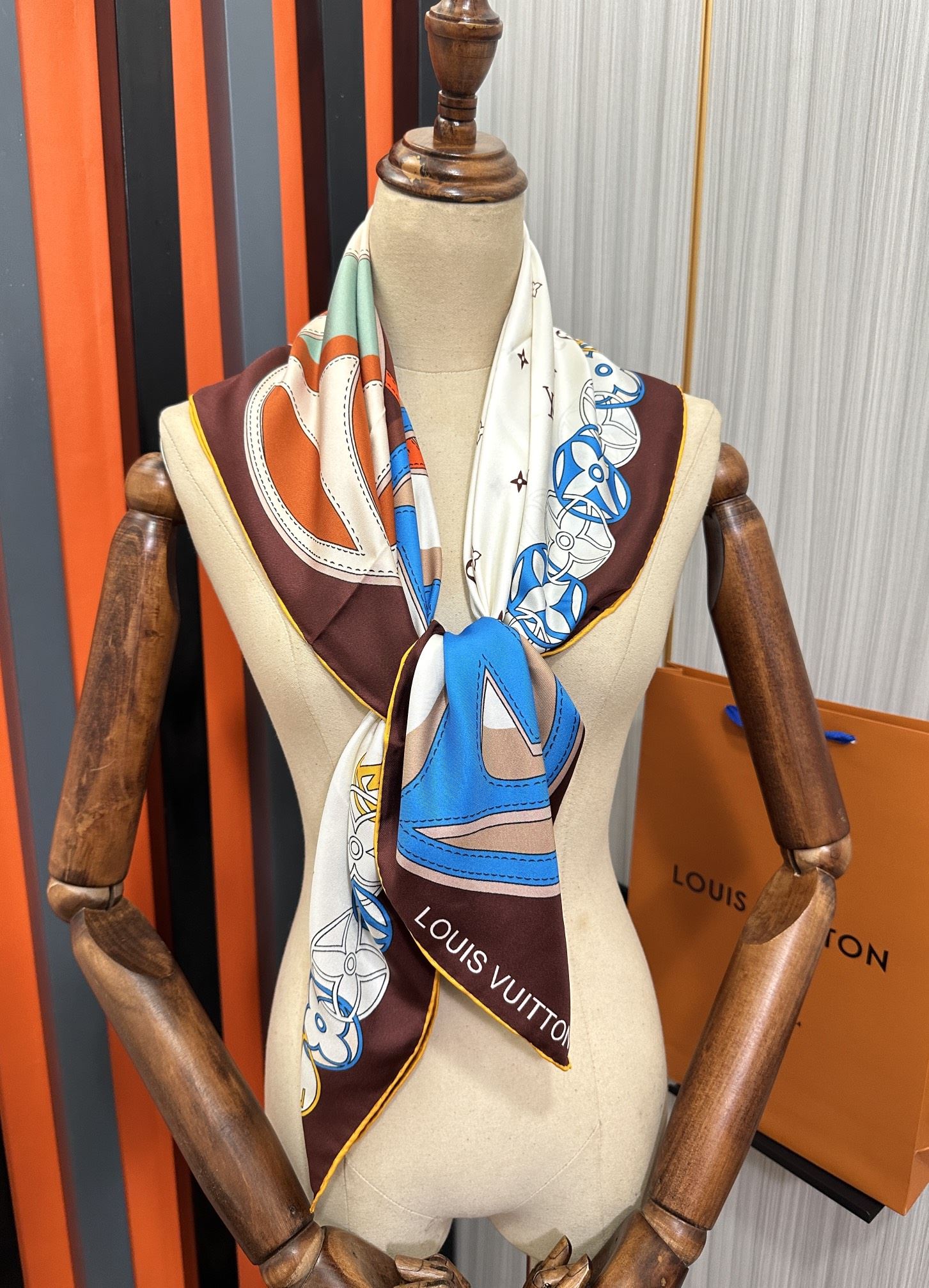 Louis Vuitton Scarf